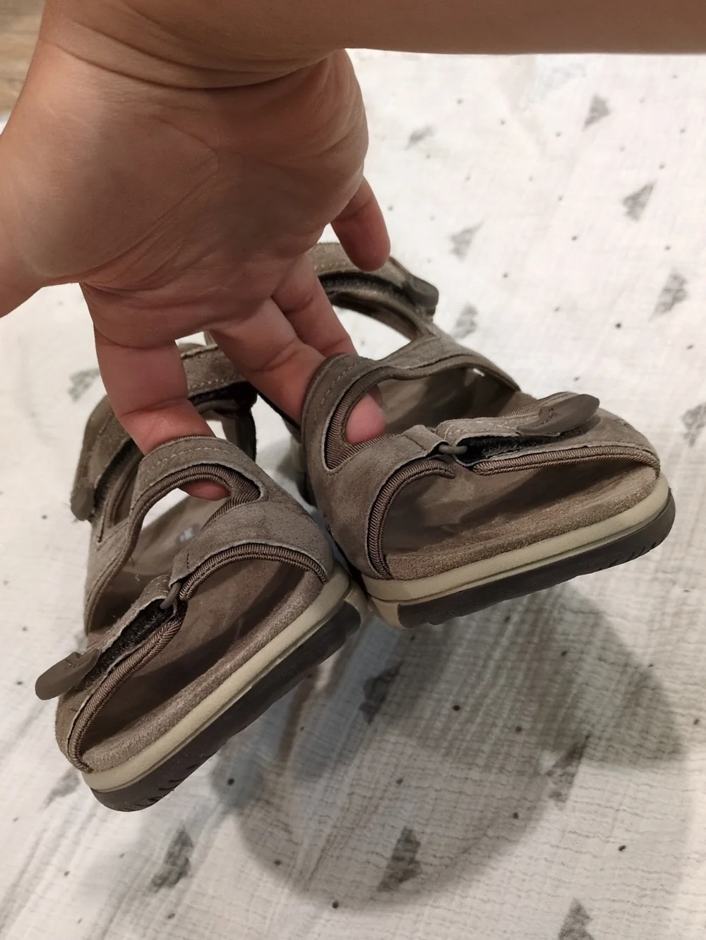 ❤️🩴🤎Dr. Scholl's Taupe Suede Adjustable Strap Sandals Women's size 8.5 M❤️🩴🤎